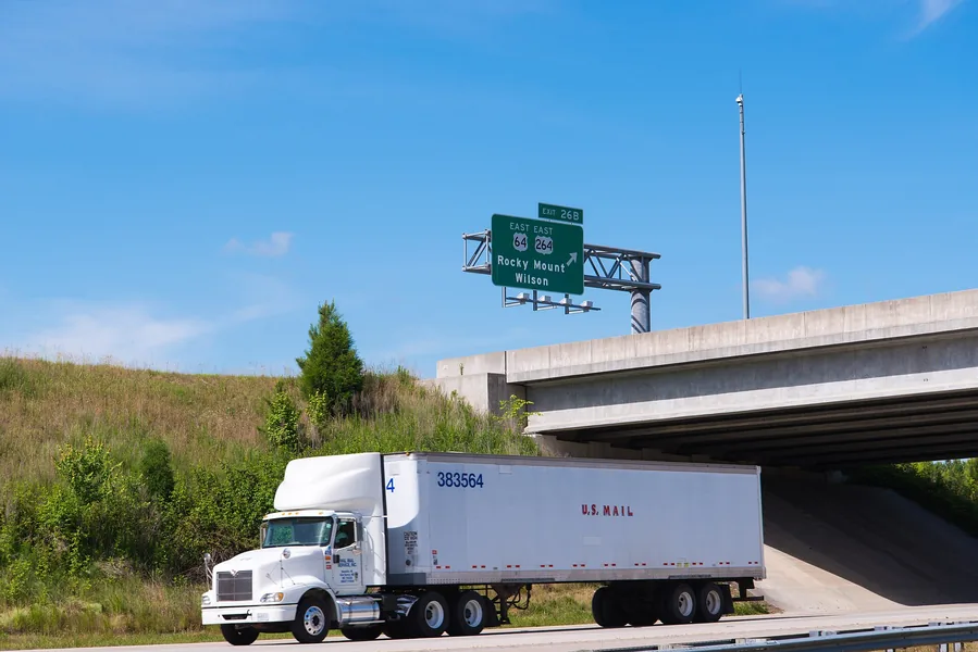 24/7 mobile and roadside assistance from Superior Truck & Trailer, Louisville KY